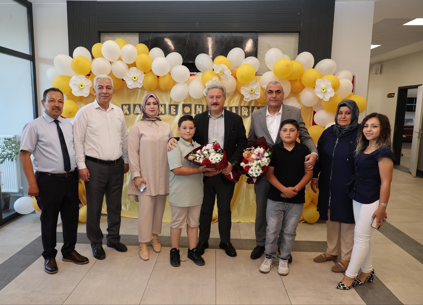 BAŞKAN PALANCIOĞLU, ÖĞRENCİLERİN KARNE HEYECANINA ORTAK OLDU
