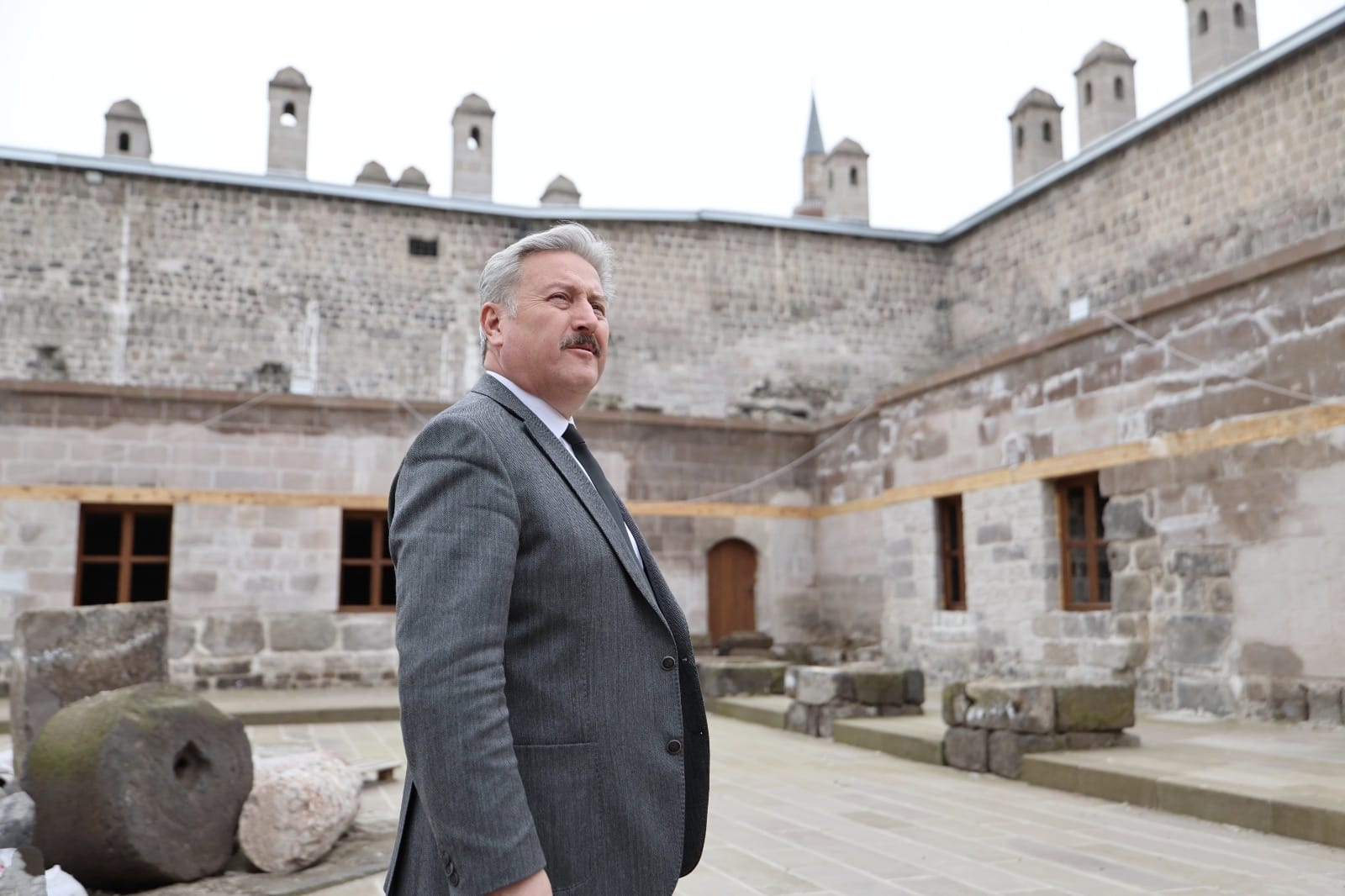 Başkan Palancıoğlu: “Ticaretin Kökleri ve Geleceği: Kayseri Kapalıçarşı ve Hanlar Bölgesi Vizyon Çalıştayı’na Davetlisiniz!”