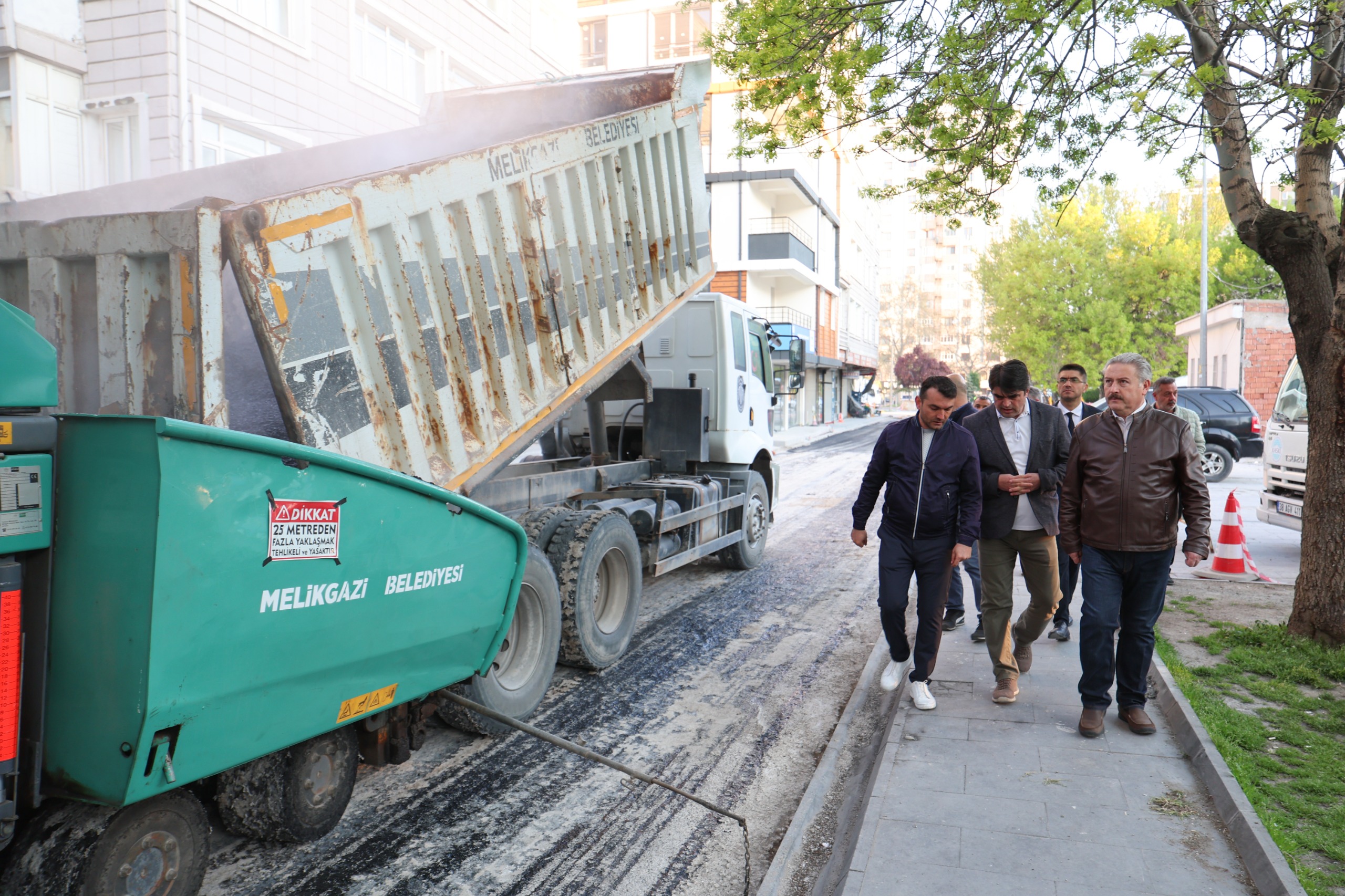 BAŞKAN PALANCIOĞLU SABAHIN İLK IŞIKLARINDA SAHADA