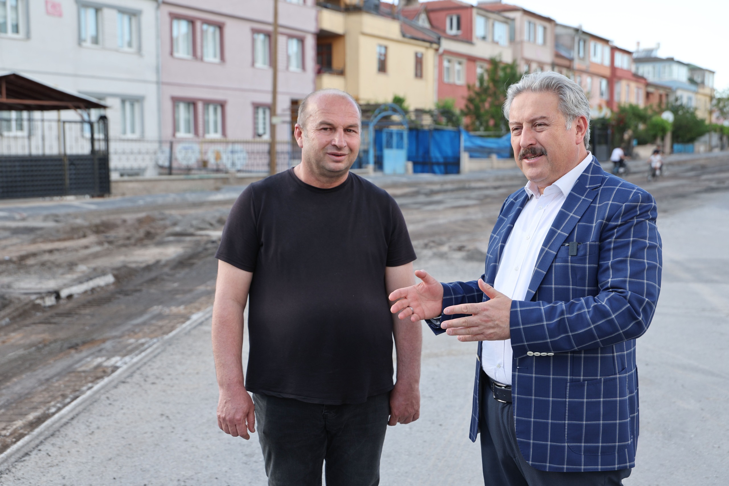 OSMANLI MAHALLESİ’NİN YOLLARI VE ÇEHRESİ YENİLENİYOR!