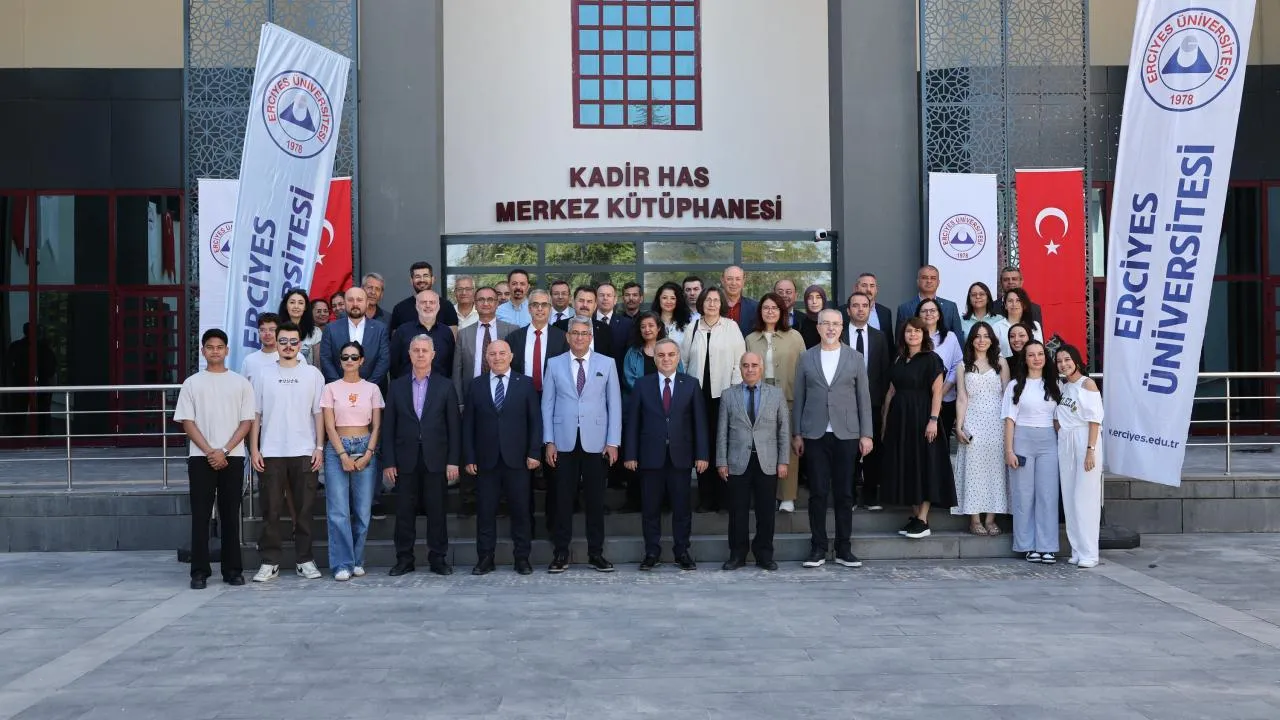 KADİR HAS MERKEZ KÜTÜPHANESİ YENİLENDİ