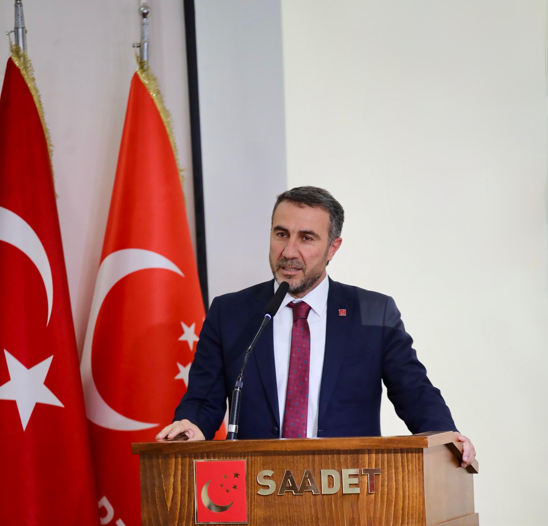 ERDAL ALTUN: “BAYRAĞIMIZI, ŞEHİTLERİMİZİ BU SİYASİ OYUNUN PARÇASI YAPMAYIN”