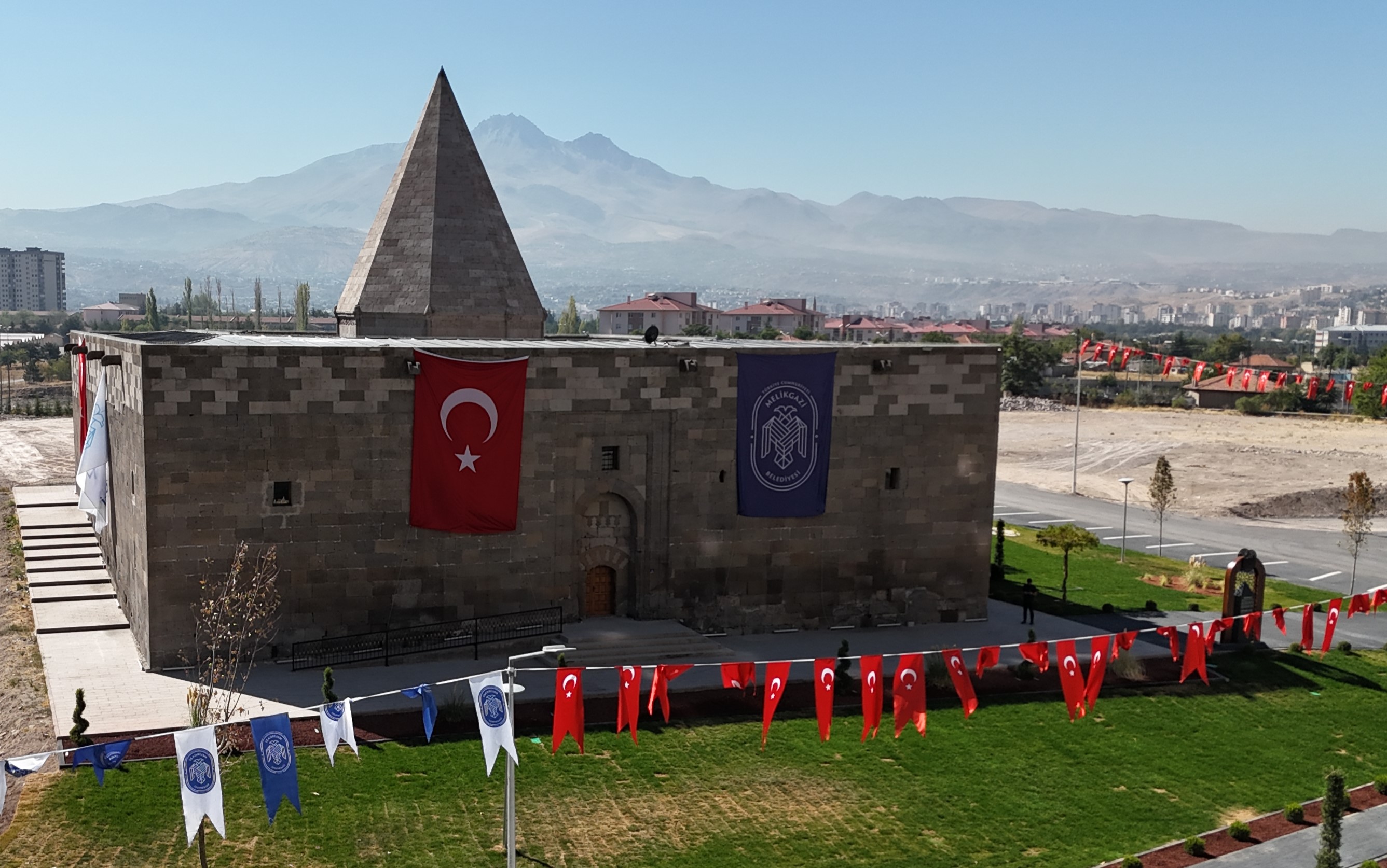 TARİHE VEFA DUYAN MELİKGAZİ RESTORASYON ÇALIŞMALARIYLA KÜLTÜREL MİRASI GELECEĞE TAŞIYOR