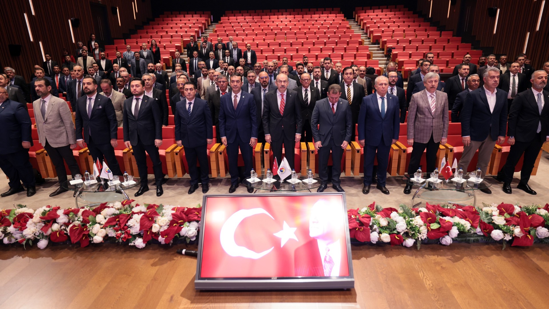 YÖNETİM VE KURULLAR SEÇİMLE BELİRLEND