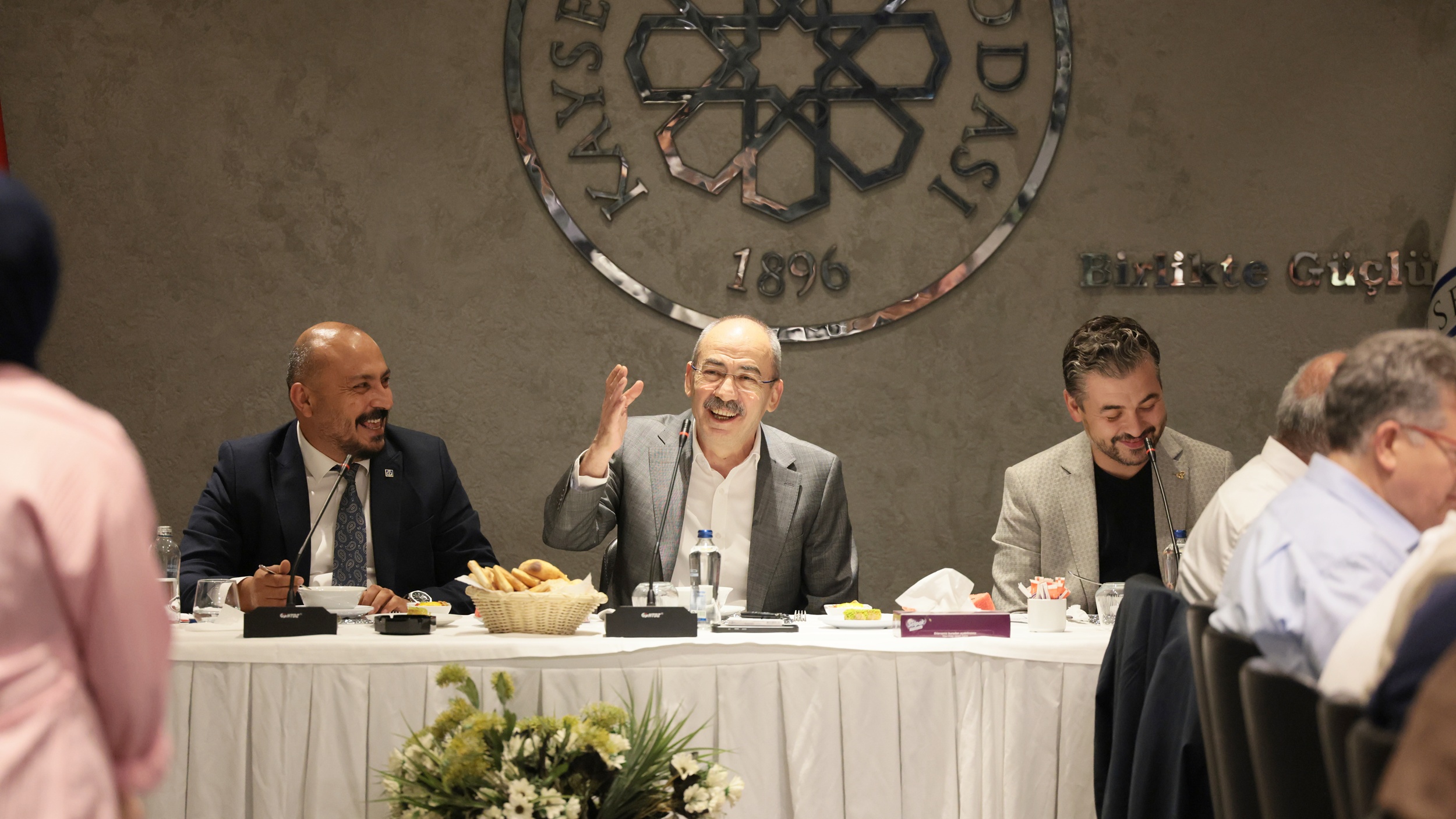 BAŞKAN GÜLSOY: “ŞEHRİMİZİN MARKA DEĞERİNİ YÜKSELTMEK İÇİN BİRLİKTE ÇALIŞIYORUZ