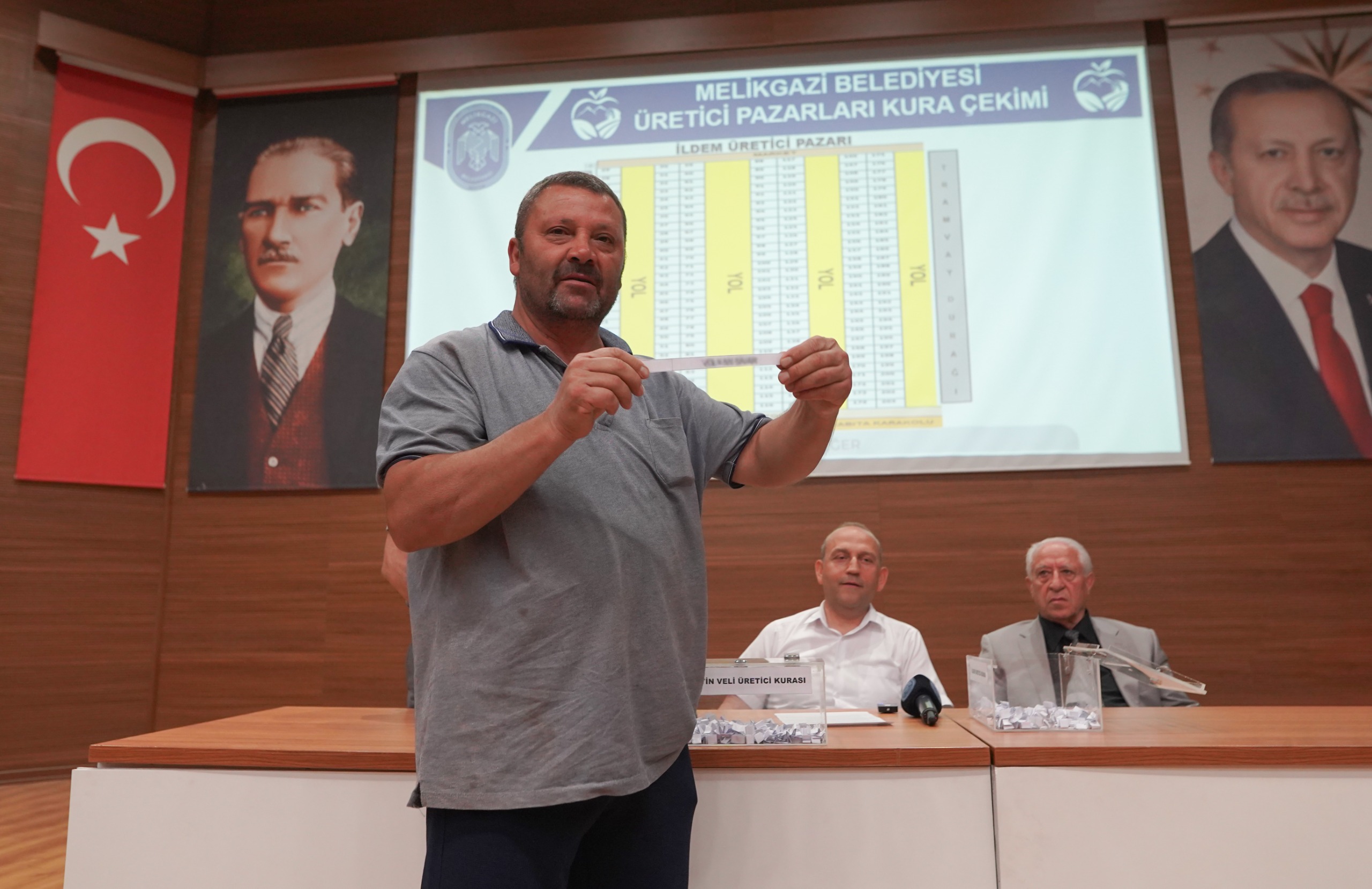 MELİKGAZİ BELEDİYESİ ÜRETİCİ PAZARI İÇİN KURA ÇEKİMİ YAPILDI