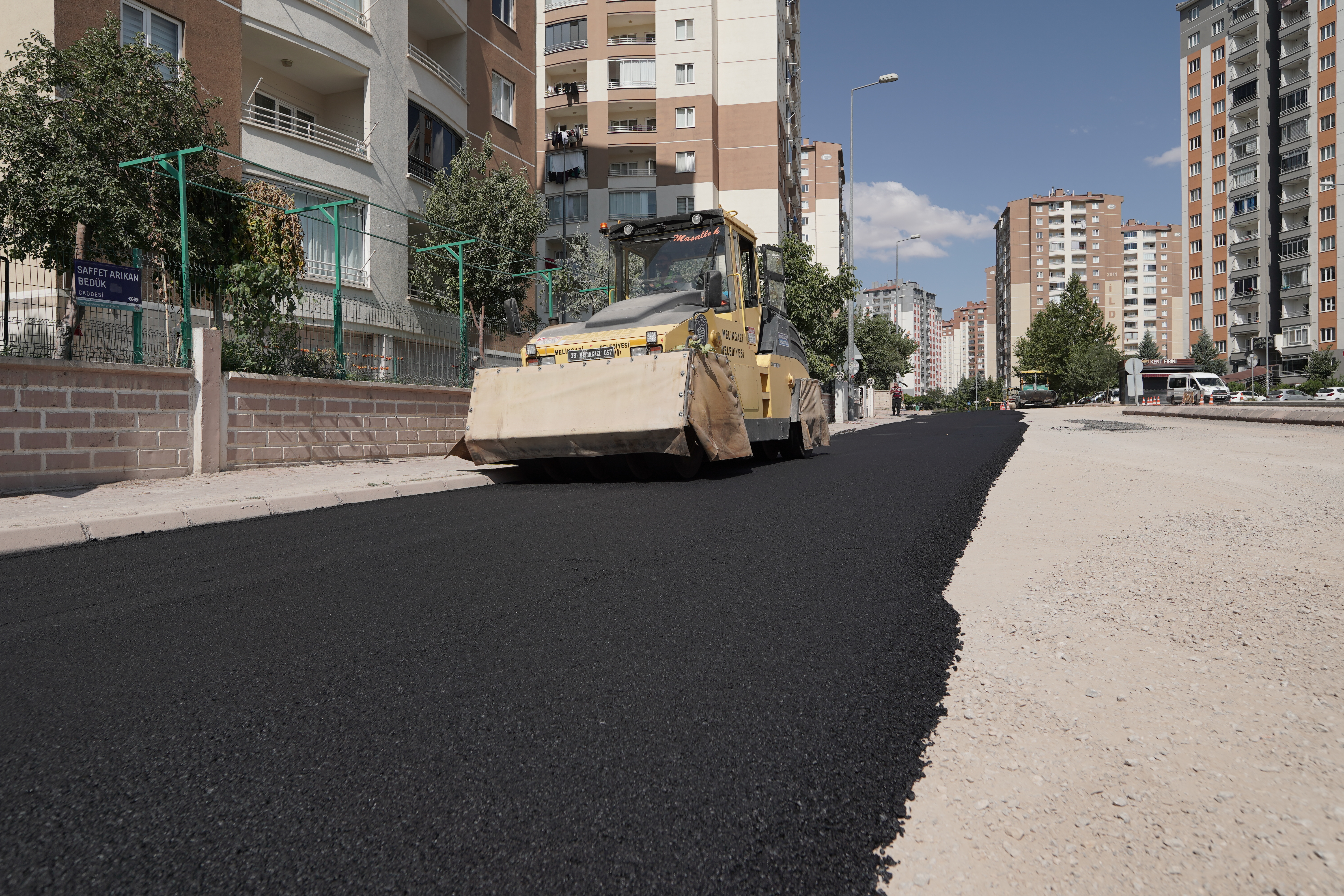 MELİKGAZİ BELEDİYESİ’NDEN İLDEM BÖLGESİ’NDE KAPSAMLI ASFALT ÇALIŞMASI