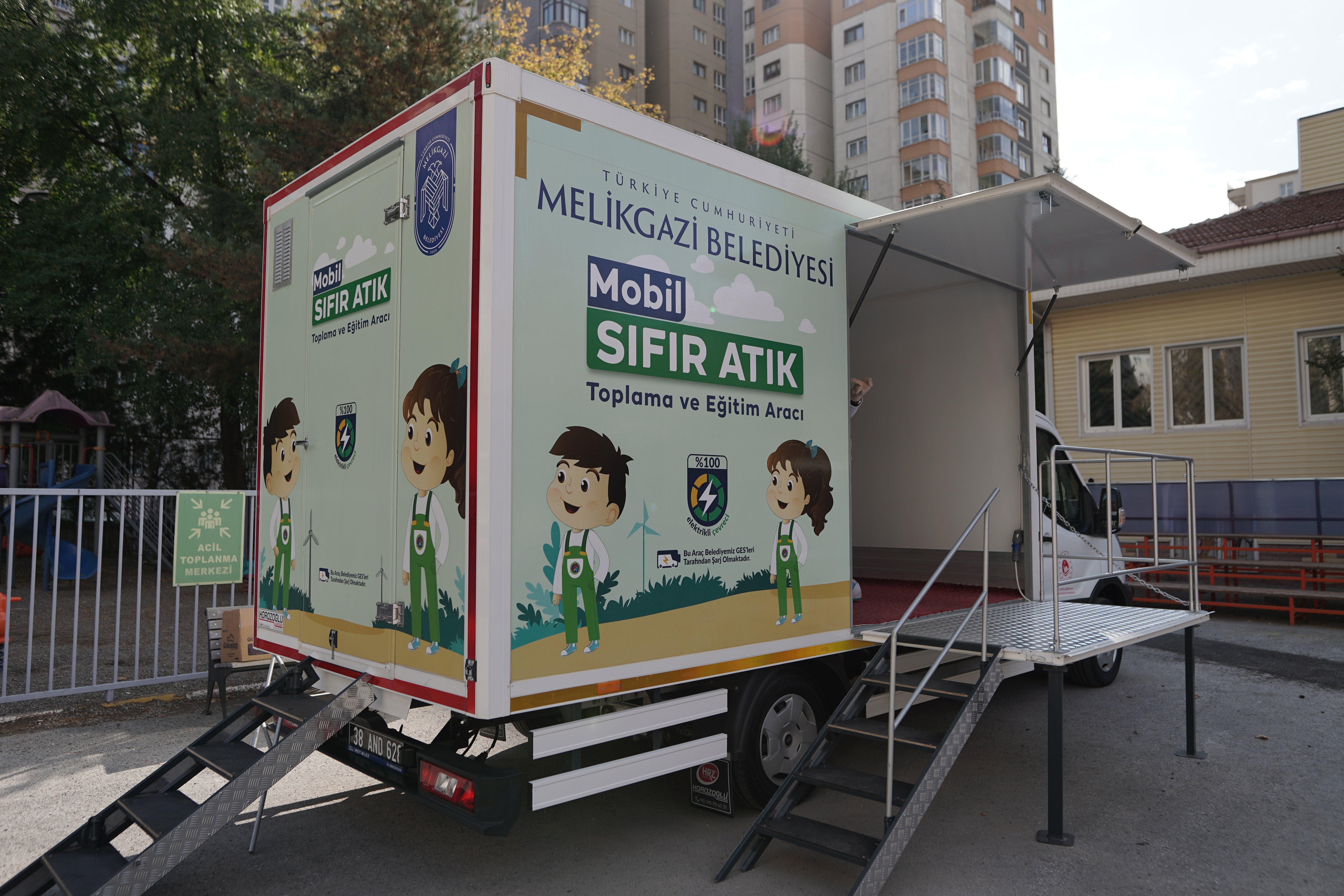 MELİKGAZİ’DE YILLIK 9000 TON ATIK GERİ DÖNÜŞÜMLE EKONOMİYE KAZANDIRILIYOR