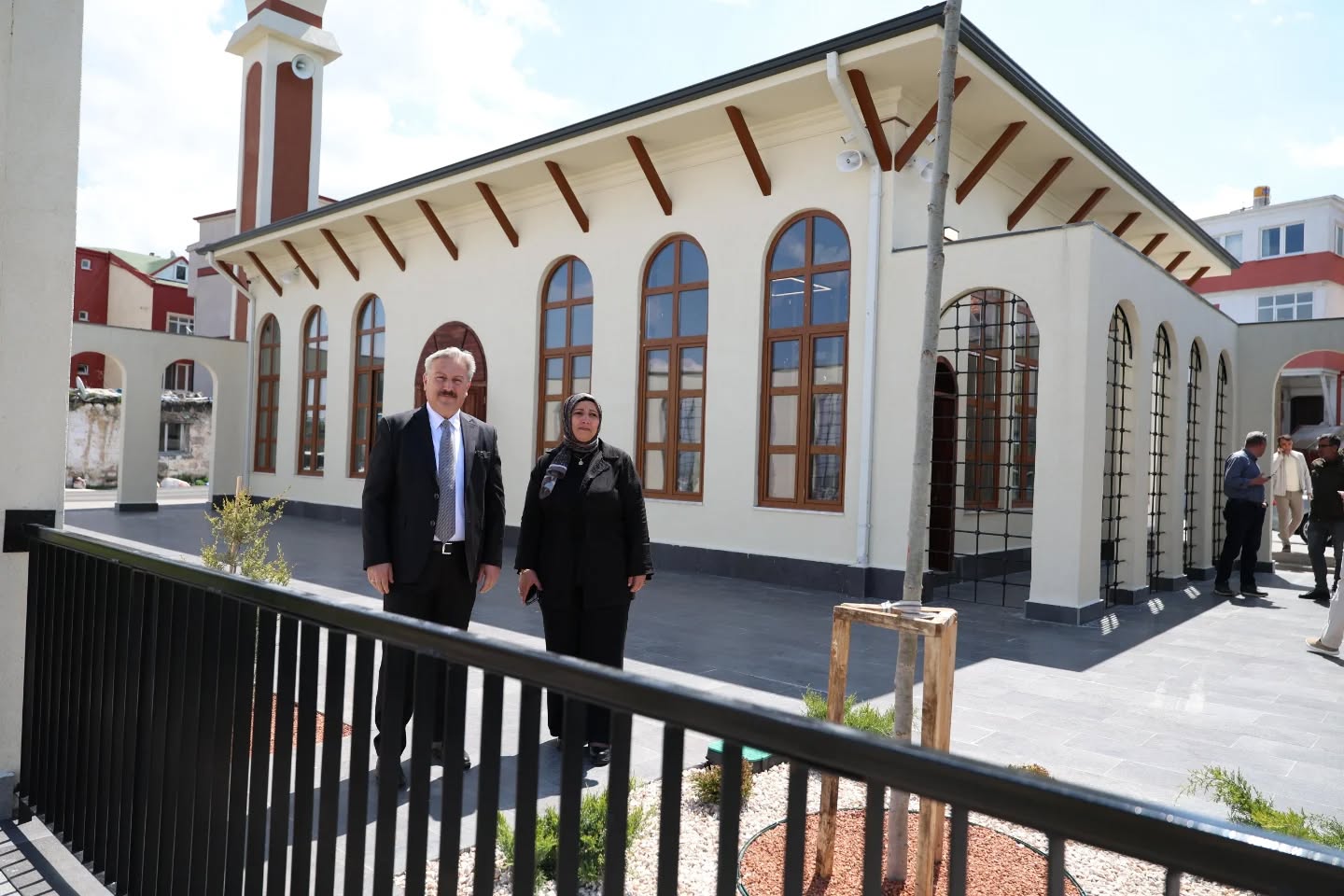 SELÇUKLU MAHALLESİ'NİN BUTİK, HAYRAT CAMİİ’Sİ TAMAMLANDI