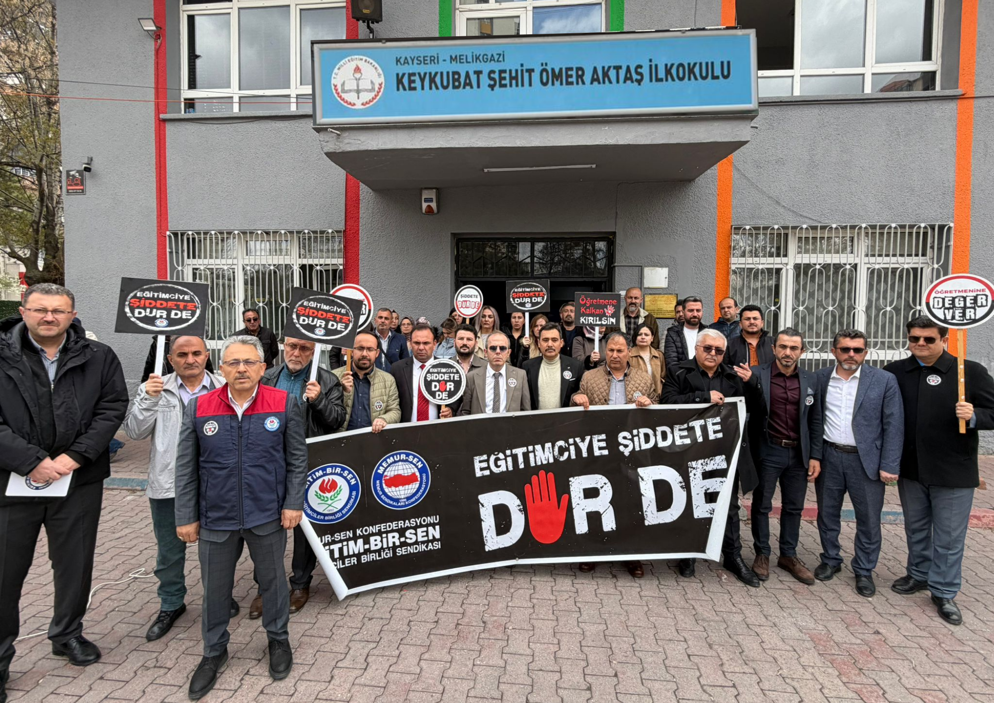 “Eğitimci Hedefse Geleceğimiz Karanlıktır.”