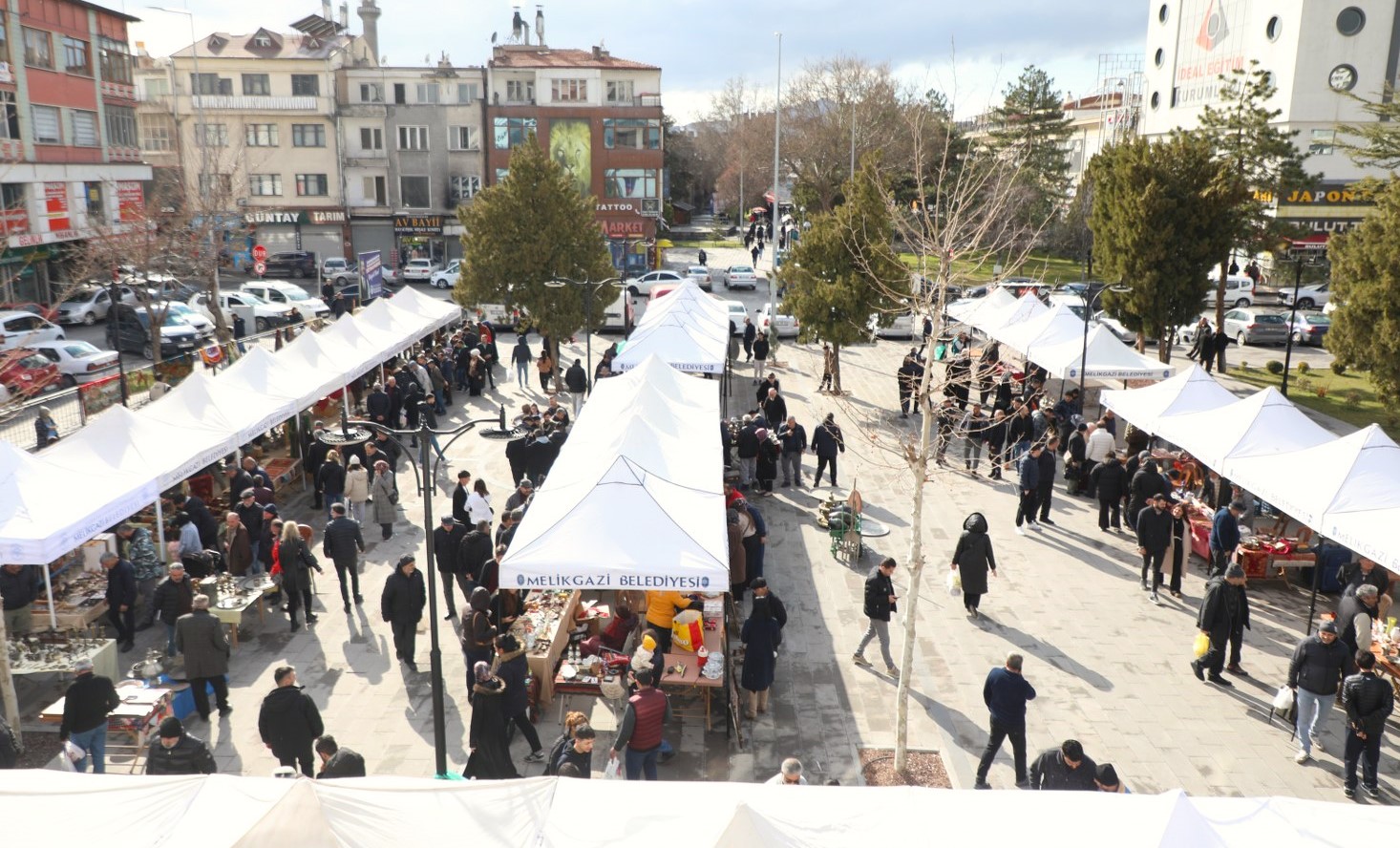 MELİKGAZİ BELEDİYESİ’NDEN ŞEHRİN MERKEZİNDE ANTİKA MOLASI