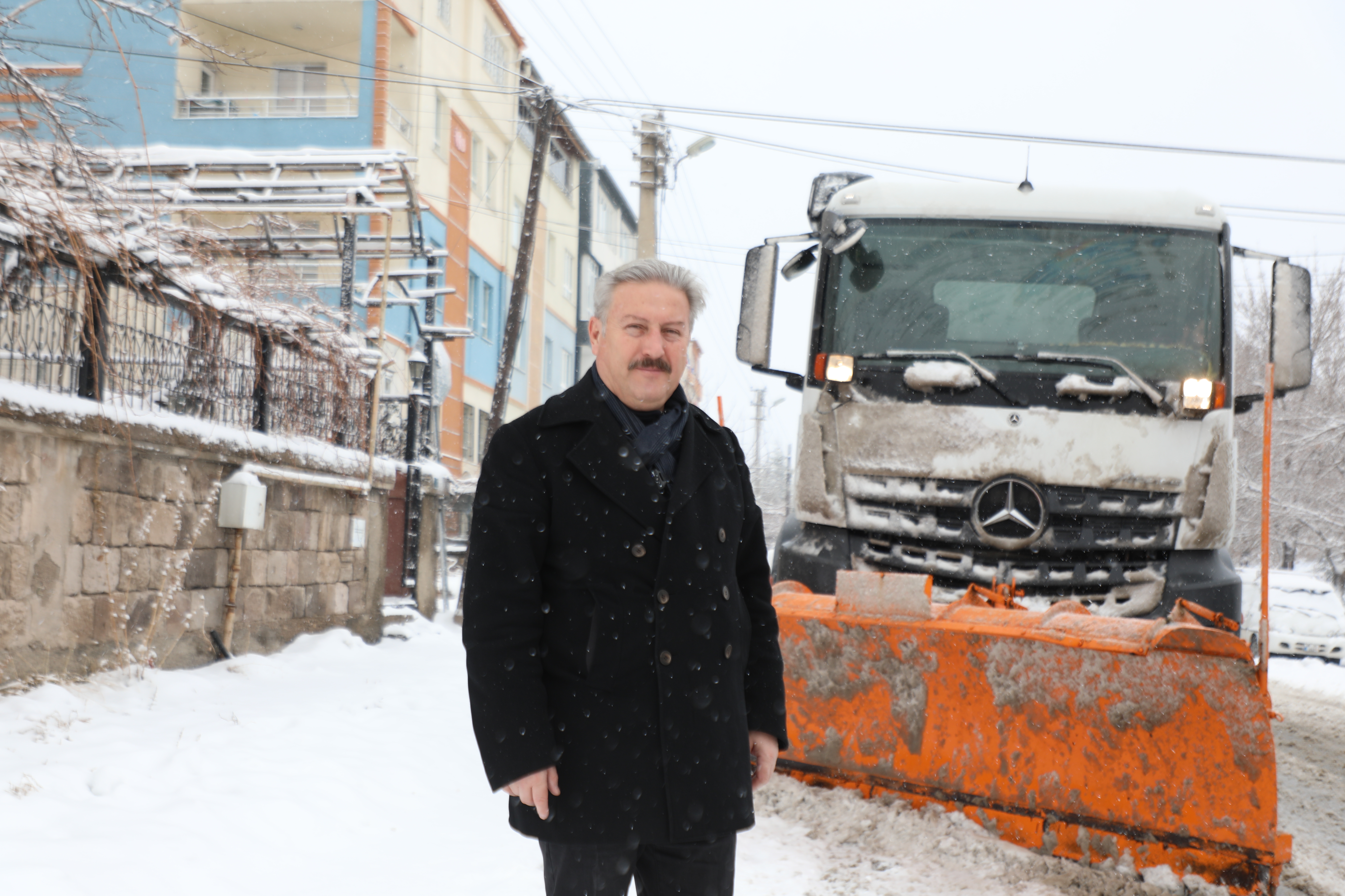 BAŞKAN PALANCIOĞLU KAR YAĞIŞININ BAŞLAMASIYLA SAHADA