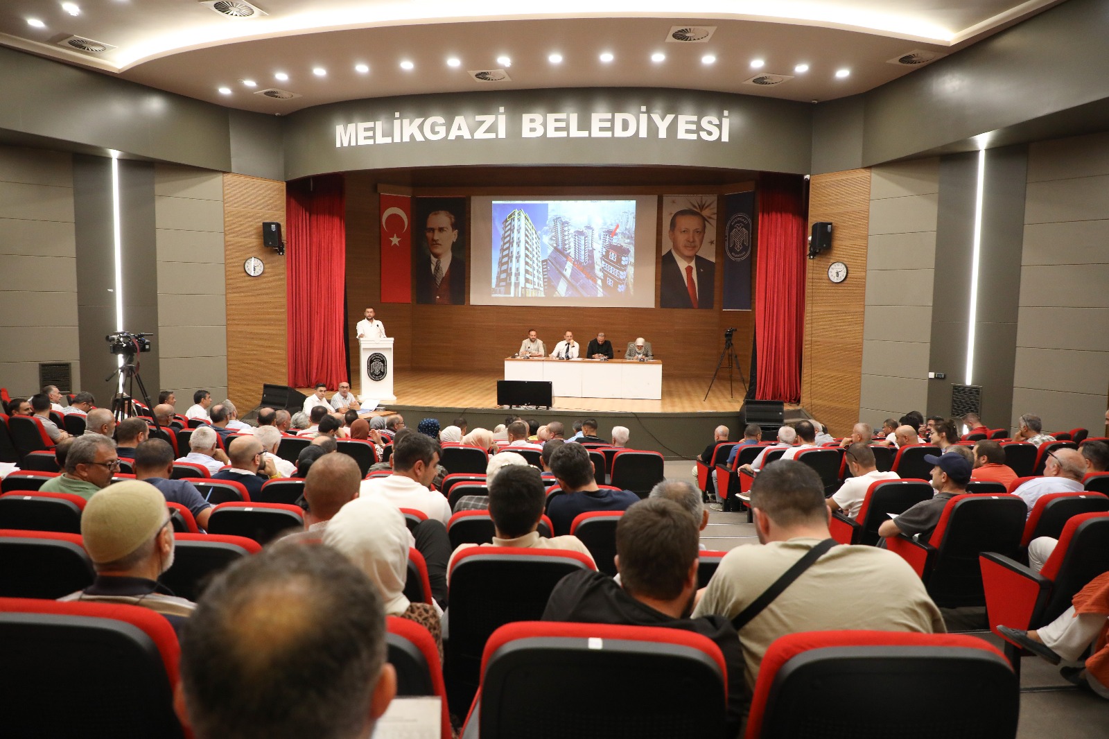 MELİKGAZİ’NİN KAZAN KAZAN MODELİ İLE 31 DAİRE YENİ SAHİPLERİNİ BULDU