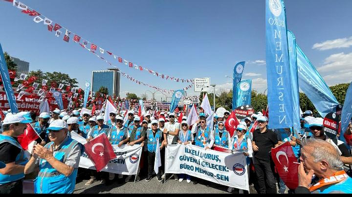 MEMURLAR İŞ BIRAKTI