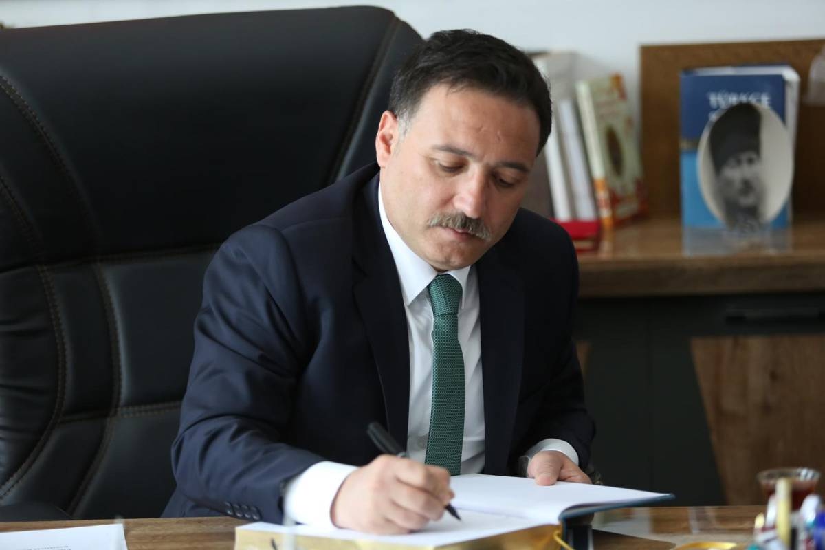 KAYSERİ VALİSİ  GÖKMEN ÇİÇEKTEN BAYRAM MESAJI