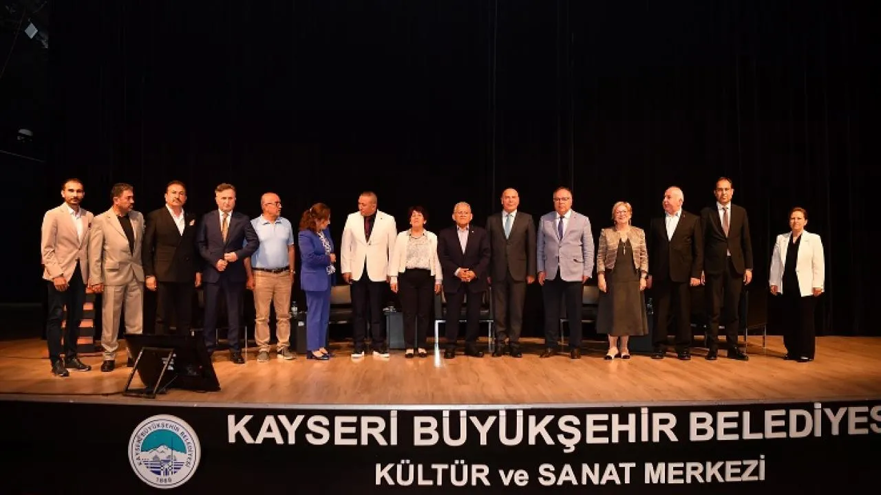 BAĞIMLILIKLA MÜCADELE ZİRVESİ YAPILDI