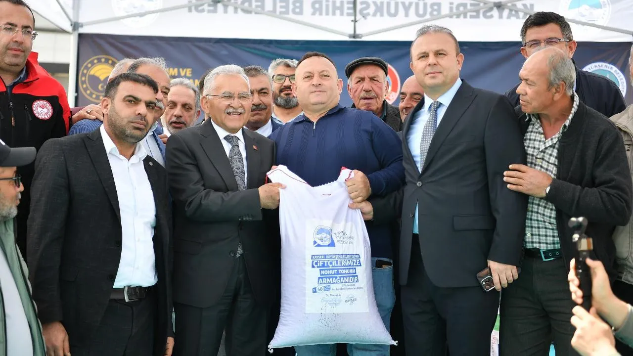 “ELLERİ EMEK KOKAN ÇİFTÇİLERİMİZE HİZMETKÂR OLMAYI EN BÜYÜK ONUR BİLİRİZ”
