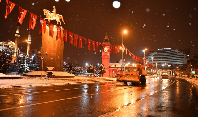 GECE GÜNDÜZ DEMEDEN SAHALARDAYIZ