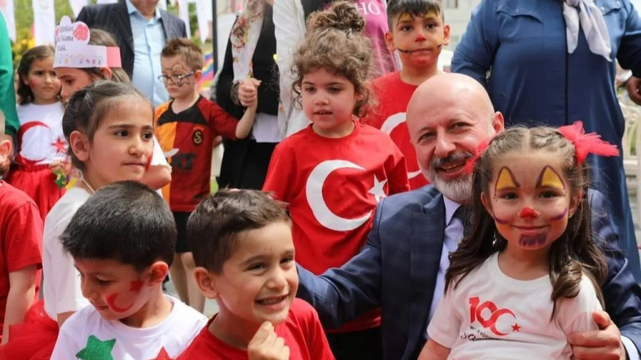 ÇOCUK ŞENLİĞİNE DAVET