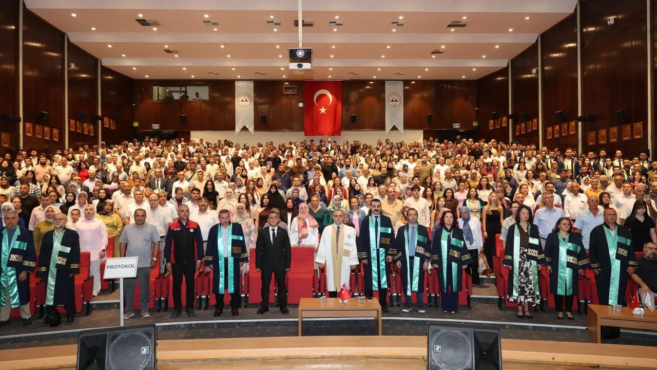  15. DÖNEM MEZUNİYET SEVİNCİ