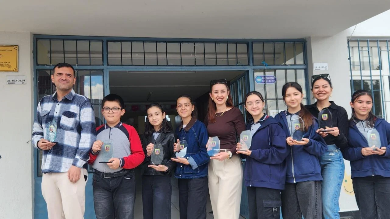 TERTEMİZ YARINLAR’IN ŞAMPİYONU TOMARZA ATATÜRK ORTAOKULU