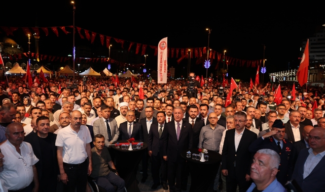 MEYDANLAR DOLDU TAŞTI