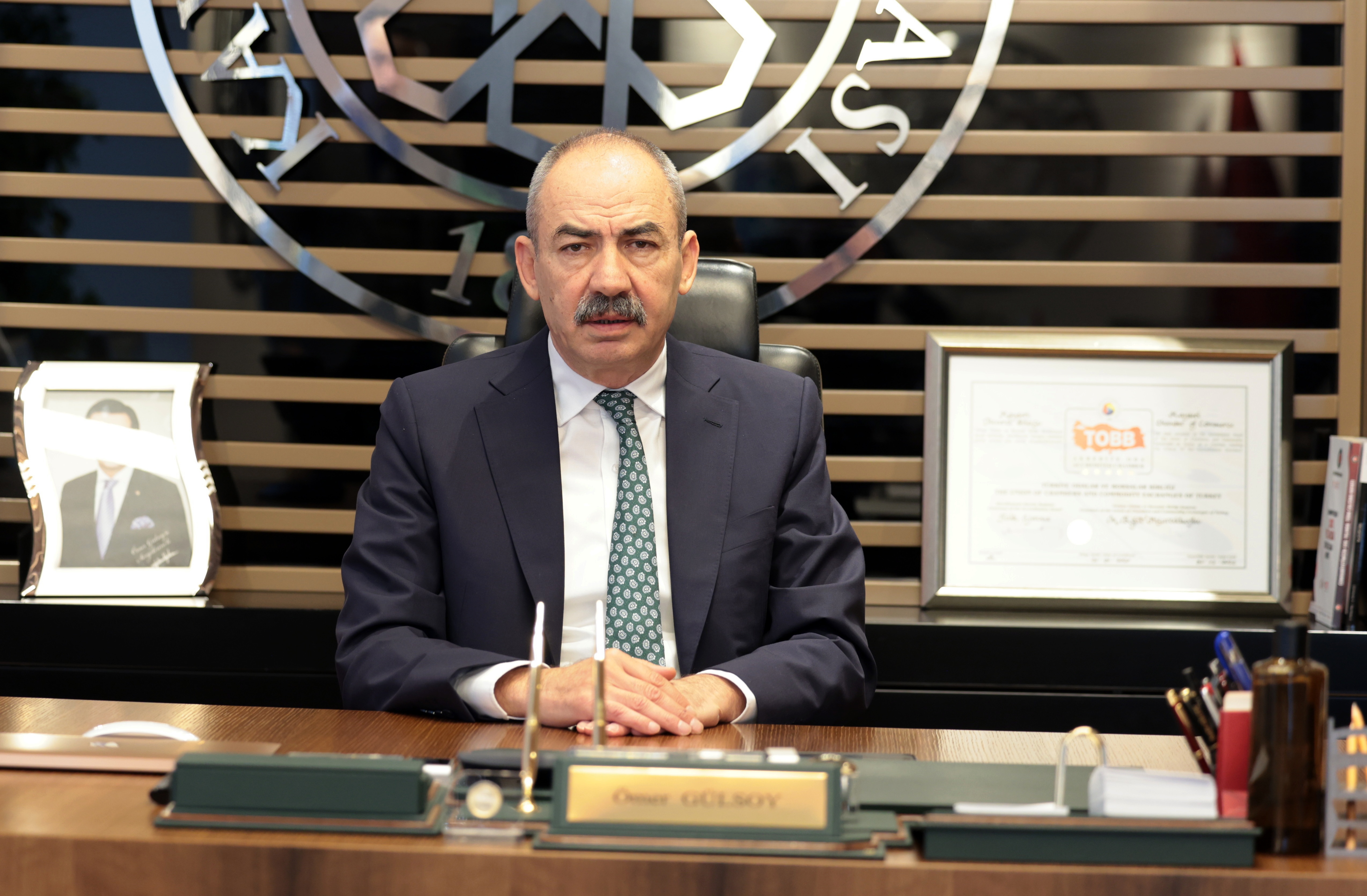 BAŞKAN GÜLSOY DIŞ TİCARET VERİLERİNİ DEĞERLENDİRDİ