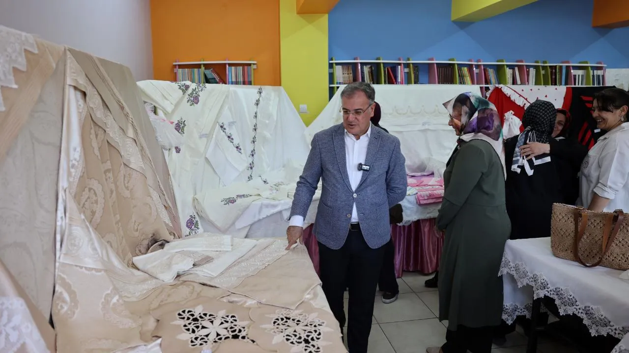  EL EMEĞİ GÖZ NURU ESERLERİ İNCELEDİ