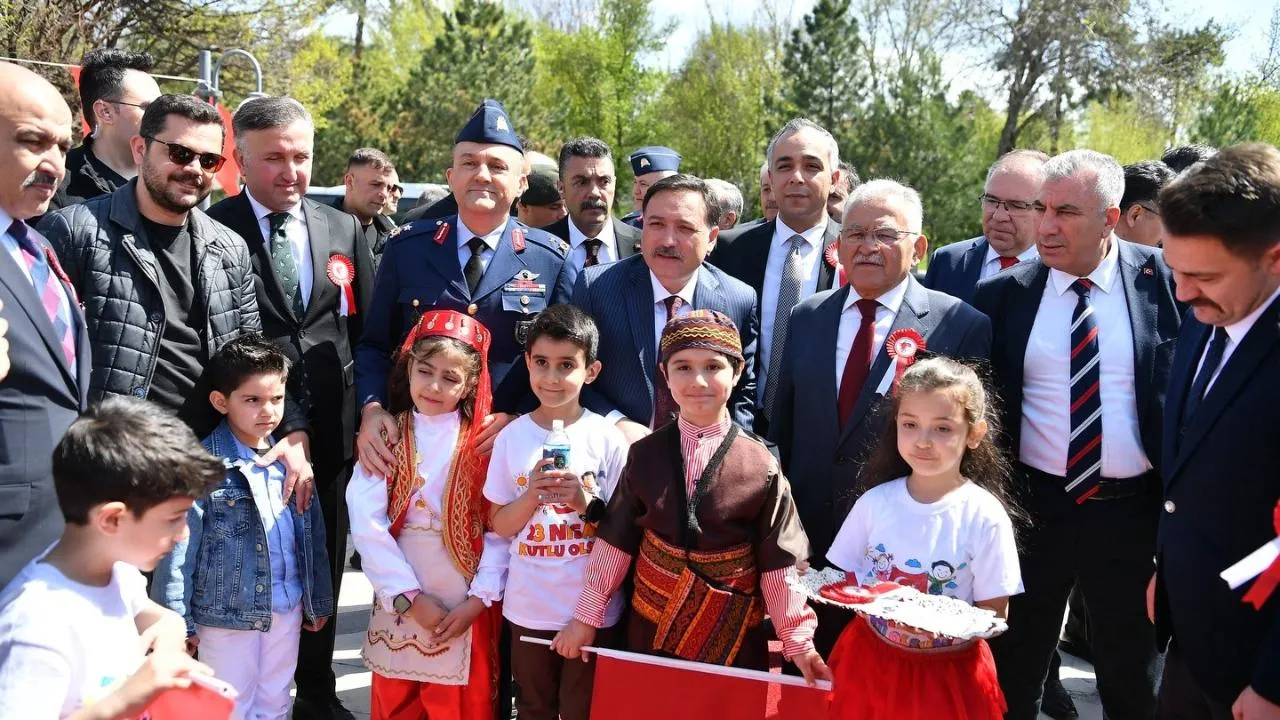 ÇOCUKLARIN BAYRAM SEVİNCİNE ORTAK OLDULAR