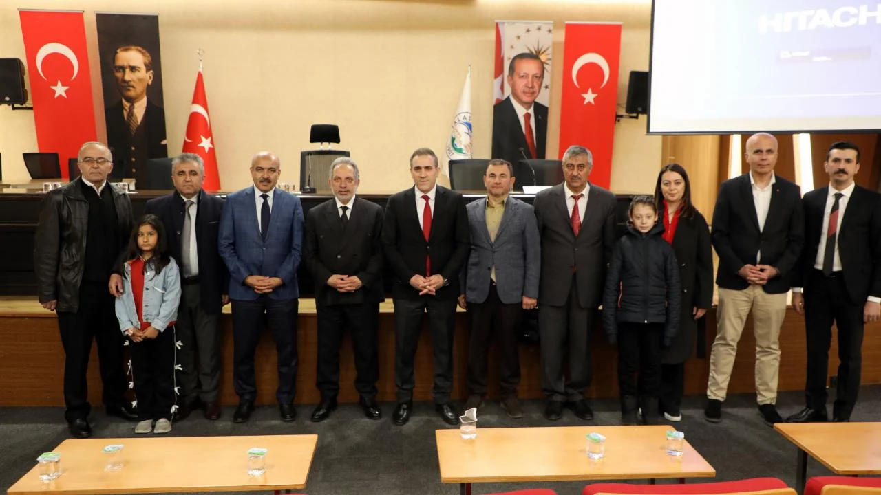 ATIKLAR SANATLA BULUŞUYOR