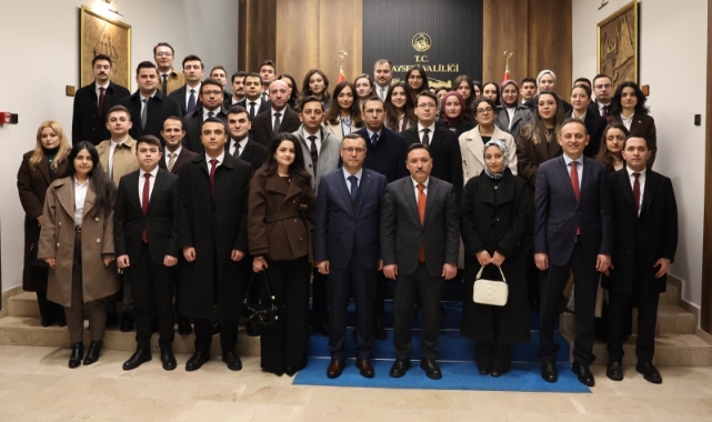 KAYSERİ VALİSİ HAKİM VE SAVCI YARDIMCILARIYLA BİR ARADA