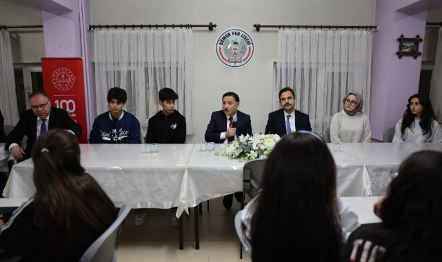 KAYSERİ VALİSİ ÖĞRENCİLERLE İFTAR YAPTI